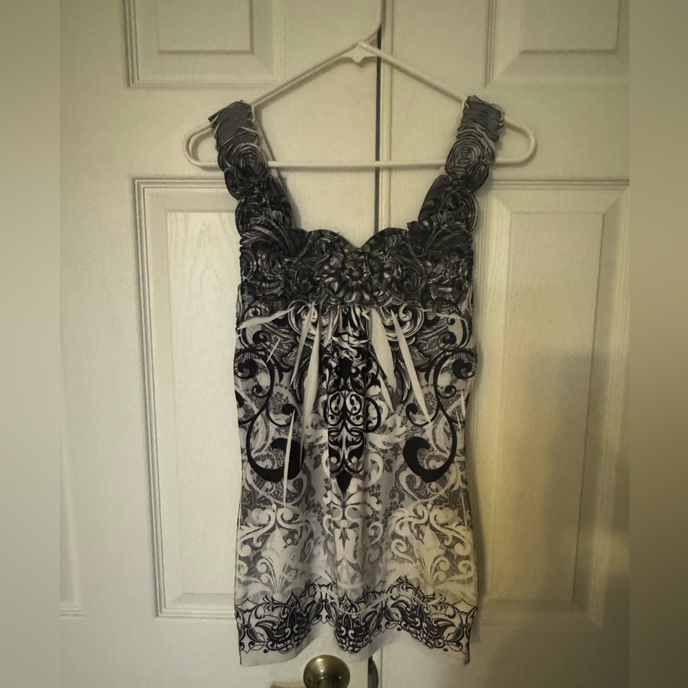 Vanity black and white tank size M